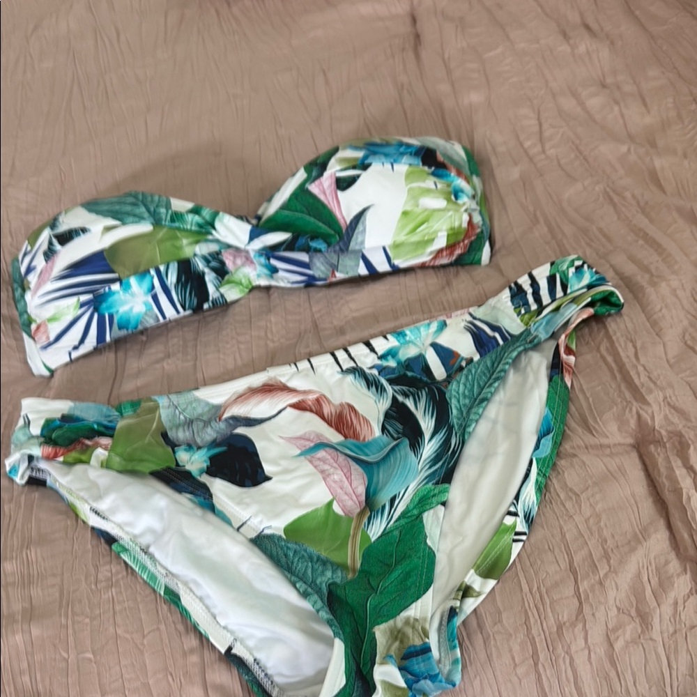 La Blanca Green and White Bikini Set